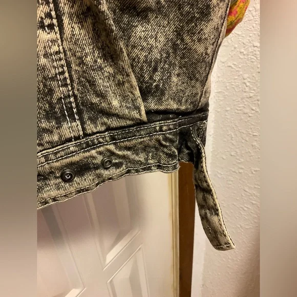 Vintage 80's Mirage Men's Acid Wash Denim Bomber jacket Leather Trim size XL. - Picture 9 of 9